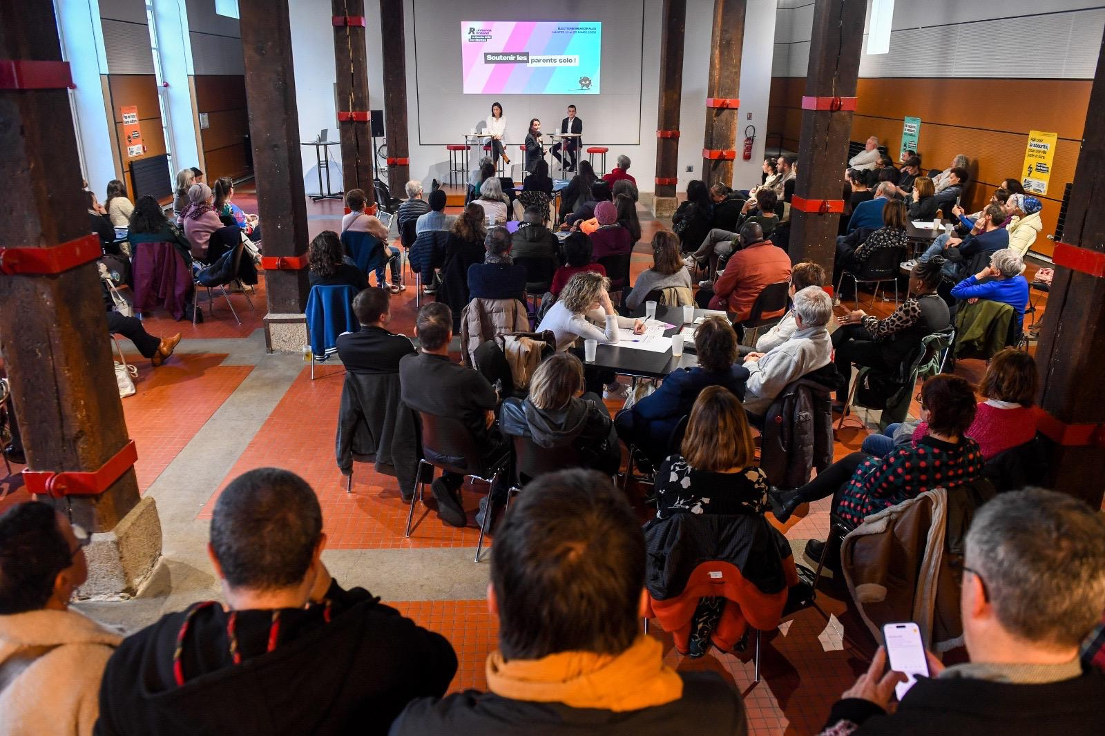 Photo du colloque pour les parents solos avec Johanna Rolland